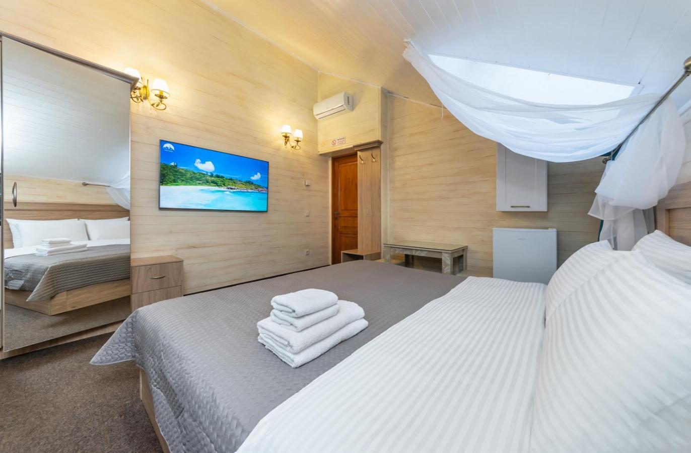 Гостьовий будинок Viktoriya Family 2 Country Complex Київ Екстер'єр фото